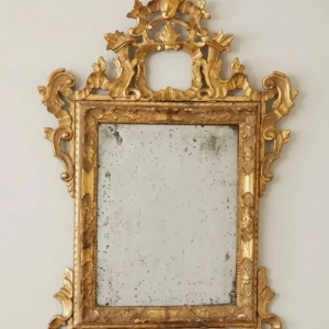 18TH CENTURY ITALIAN MIRROR