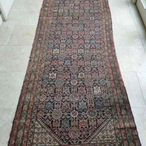 A beautifully aged Sarab runner. Persia, circa 1920.